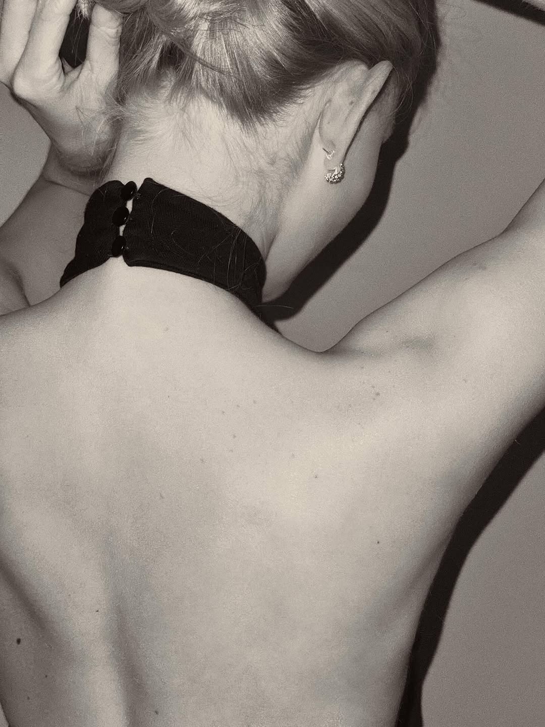 Editorial — bare back, sculptural